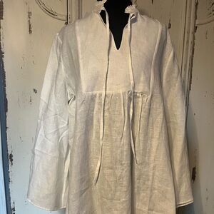 Chic White High Low Dress with V-Neck and Long Sleeves